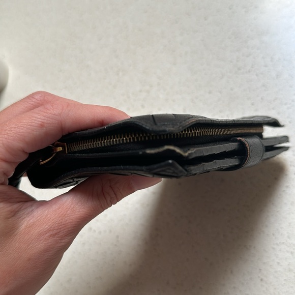 Bottega Veneta black genuine leather woven bifold snap closure wallet - Picture 11 of 13